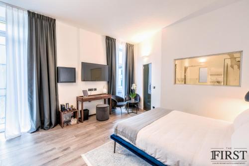 1 queen bed, 1 twin bed