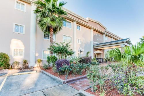 LA Plaza Apartments 3