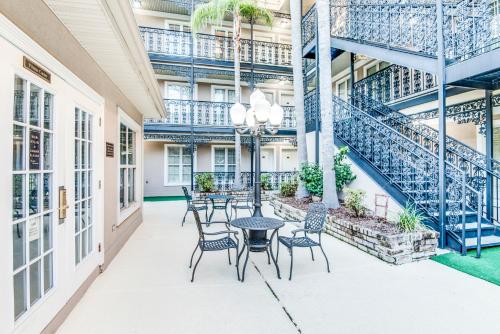 LA Plaza Apartments 4