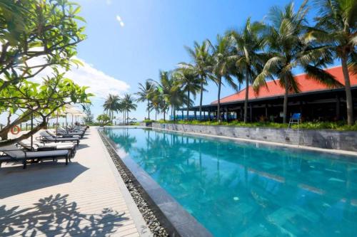 Sunshine Apartment in 5* resort Da Nang