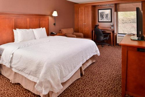McKnight Hotel - Photo 3