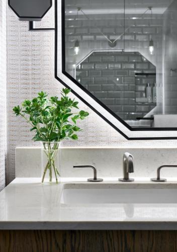 Kimpton Hotel Monaco Denver By IHG near Coors Pálya