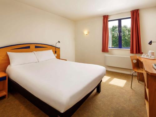 ibis Preston North - image 8