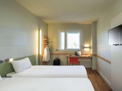 Ibis Budget Málaga Aeropuerto Avenida de Velazquez - image 4