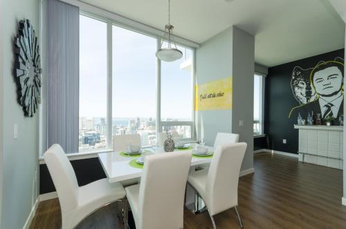 Popular Downtown San Diego Louis Vuitton 2600sqft Penthouse in CA