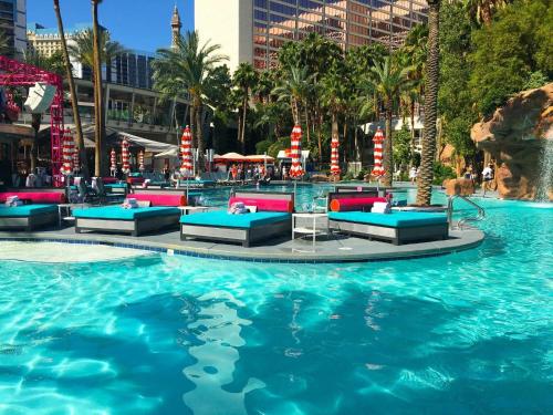 flamingo las vegas pool map