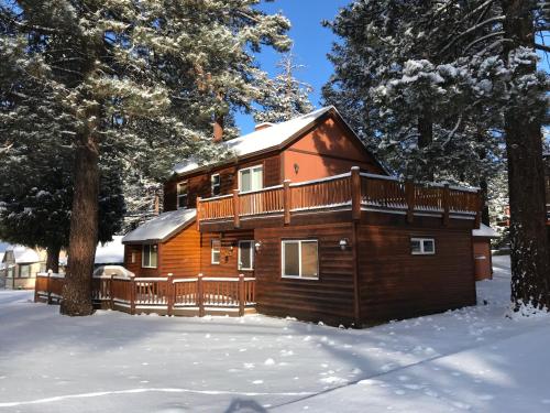 Angel Bear Cabin in Big Bear Lake, USA