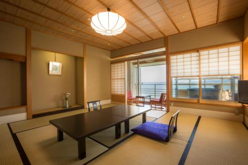 Hotel Kaibo Stop at Hotel Kaibo to discover the wonders of Ishikawa. Both business travelers and tourists can enjoy the hotels facilities and services. Service-minded staff will welcome and guide you at the Hote