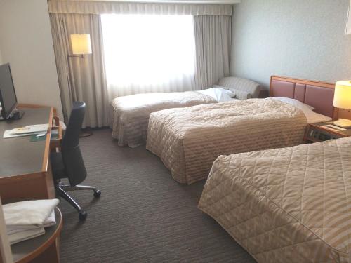 Twin Room with Extra Bed - Smoking
