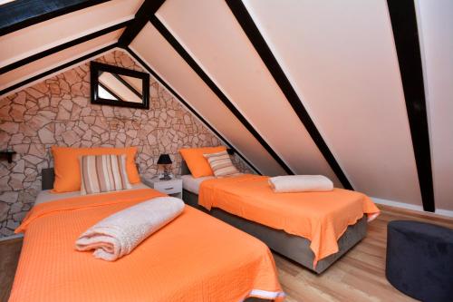 Apartments & Rooms As - image 7