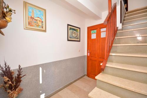 Apartments & Rooms As - image 6