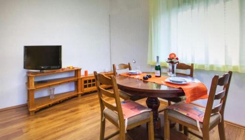  Apartment Amber in Koromačno