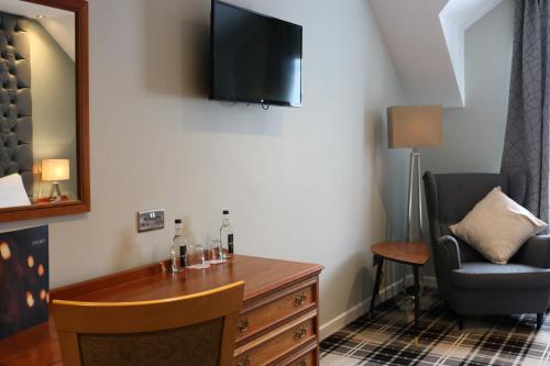 The Heritage Park Hotel Set in a prime location of Pontypridd, Heritage Park Hotel puts everything the city has to offer just outside your doorstep. The property offers a wide range of amenities and perks to ensure you have 