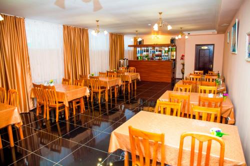 Restaurant, Hotel Nurlytau in Borovoye