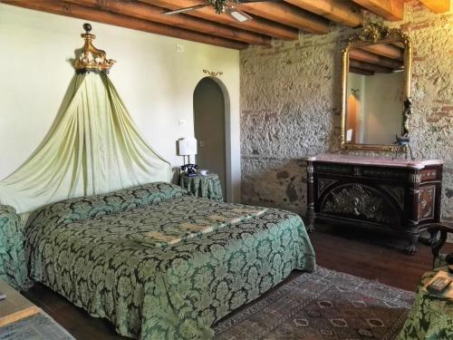 Accommodation in Carre