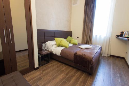 Arena Luxury Rooms - image 11