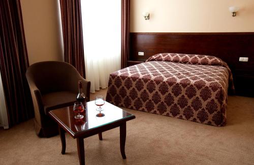 CityClub Hotel - image 7