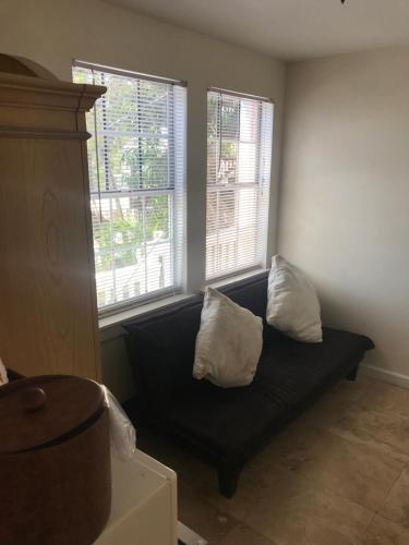 New Orleans House - Gay Male Adult Guesthouse - image 3