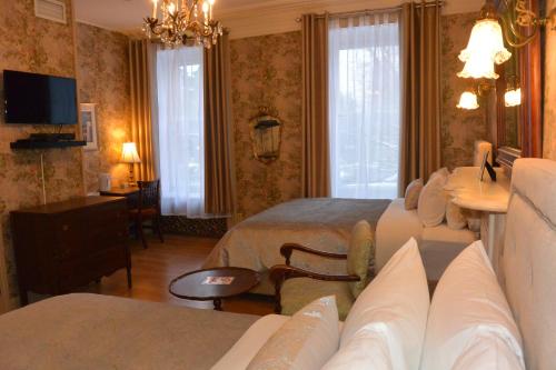 2 queen beds