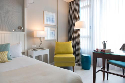 room detail thumbnail 1