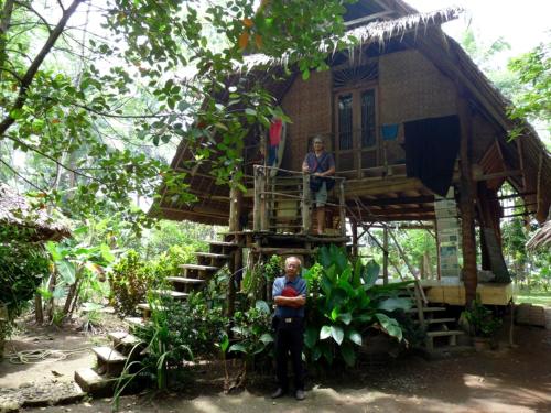 Amazon Bungalow & Cottages