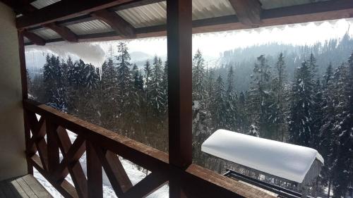 Uitzicht, Котедж in Oryavchik Village