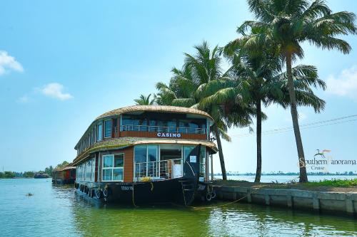 Exterior view, Casino Houseboats in Alleppey