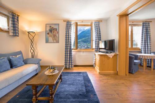 Hotel Romantica - image 12
