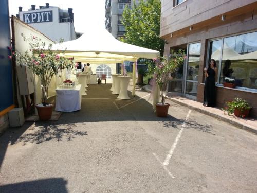 Elate Plaza Hotel - image 2