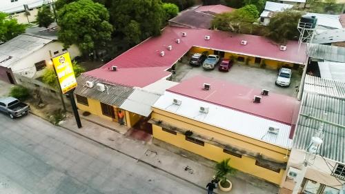 Buitenkant, Mados Hotel Tamarindo in Choluteca