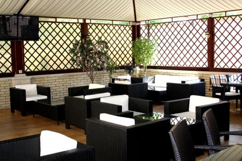 CityClub Hotel - image 10