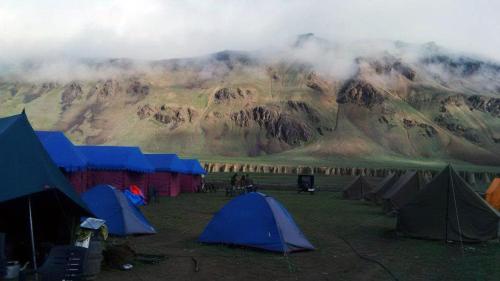 景觀, 加拉哈山登山觀景營舍 (Garjha Hill Sight Trekking & Camping) in 沙爾丘