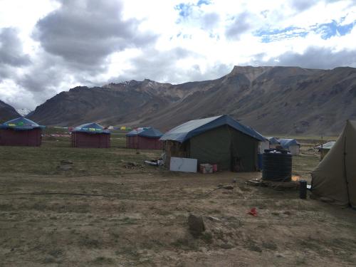 周邊環境, 加拉哈山登山觀景營舍 (Garjha Hill Sight Trekking & Camping) in 沙爾丘