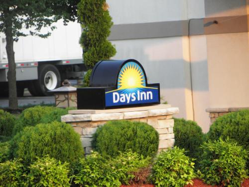 Days Inn by Wyndham Battlefield Rd/Hwy 65