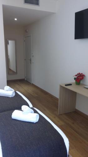 Hostal Barcelona Travel - image 11