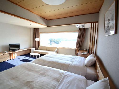 Premium Twin Room with Sea View - High Floor