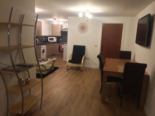 Eastgate Apartment - image 10