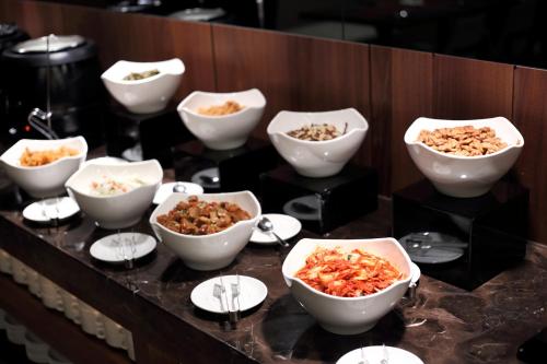 132916846 Hotel Intrendy