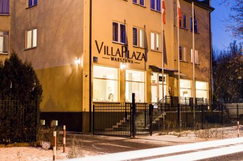 Фасада на хотела, Villa Plaza in Варшава