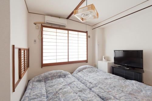 Shin Okubo Sekitei Ideally located in the Shinjuku area, Shin Okubo Sekitei promises a relaxing and wonderful visit. The property has everything you need for a comfortable stay. 24-hour front desk, luggage storage, Wi-F