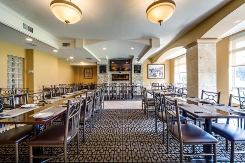 ห้องอาหาร, มอนติคาร์โล อินน์ มาร์แคม (Monte Carlo Inn Markham) in มาร์คแฮม (ON)