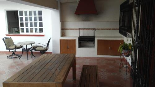 المرافق, Casa privada para descanso, se renta para 8 personas completa Y tambien por habitacion con bano priv in Zona 1