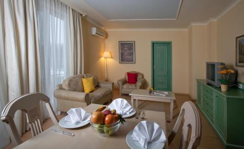 Maison Sofia Hotel - image 7