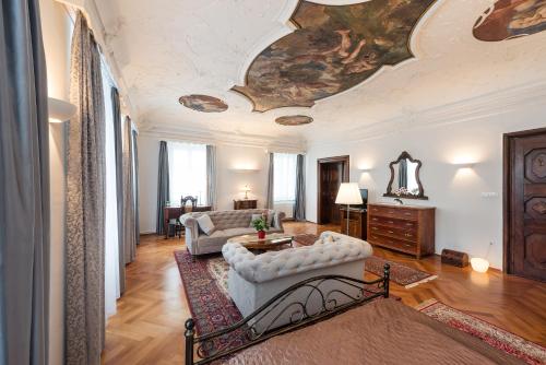 Codelli Deluxe Fresco City Centre APP With Balcony, Любляна (фото 7)