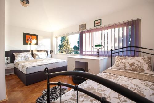 Apartment near sandy Firule Beach, Split (photo 7)