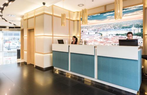 Vincci Capitol Hotel