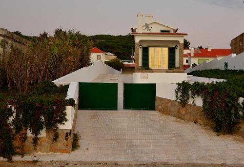 Villa over the Ocean in Magoito-Sintra