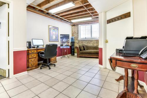 Plaza Suites Downtown New Orleans - image 4
