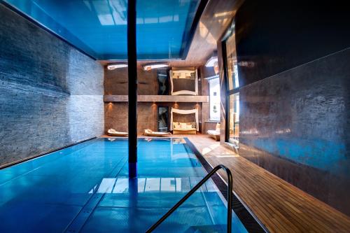 Firefly Luxury Suites - image 14