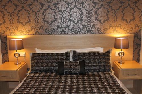 The Abbey House Hotel - image 2